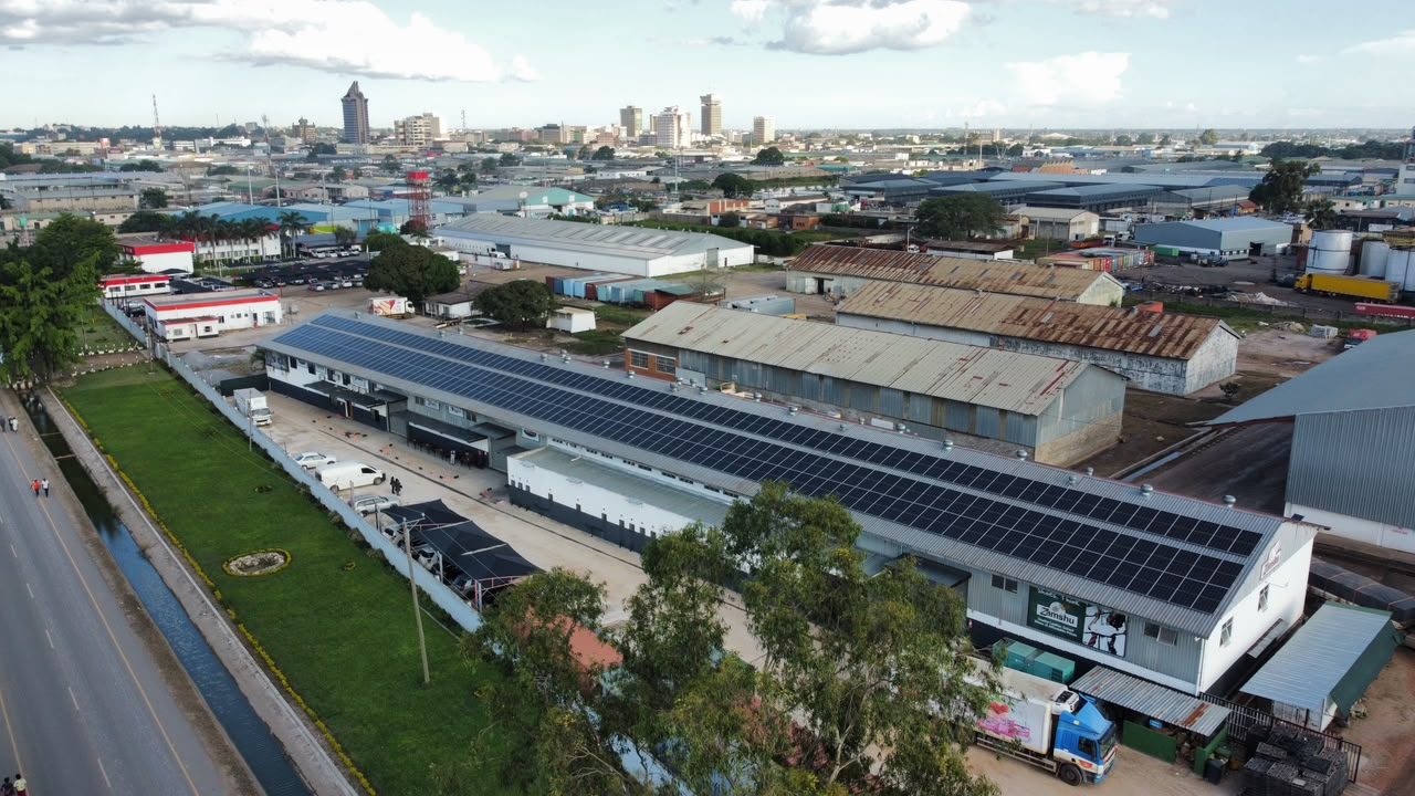 Commercial rooftop array, industrial district